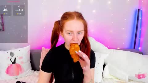 Snapshot of evarey_ chatting on 28, 2, 2026 Adelina online show from 28, 2, 2026