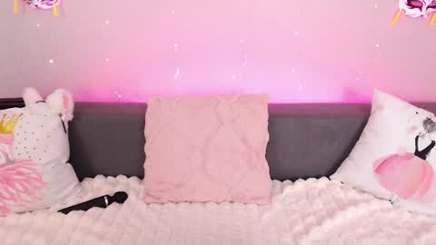 Snapshot of evarey_ chatting on 18, 6, 2026 Adelina online show from 18, 6, 2026
