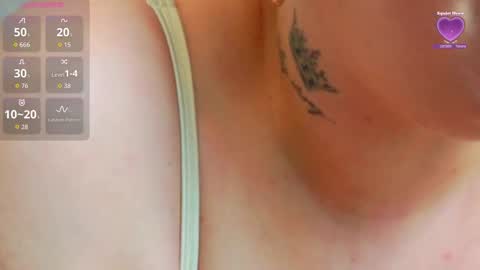 Snapshot of evasinclairr chatting on 6, 1, 2026 evasinclairr online show from 6, 1, 2026