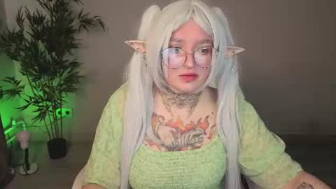 Snapshot of evathewitcher chatting on 15, 6, 2026 EvaTheWitcher online show from 15, 6, 2026