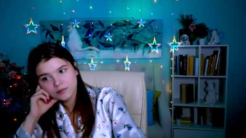 Snapshot of evathopson chatting on 4, 3, 2025 Eva  next stream -  - 1600 UTC2000  online show from 4, 3, 2025