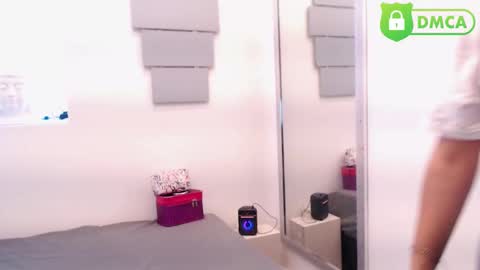 Eva Twiss online show from 18, 9, 2025