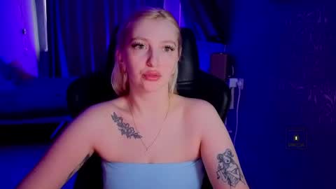 Snapshot of evavibe chatting on 12, 4, 2026 evavibe online show from 12, 4, 2026