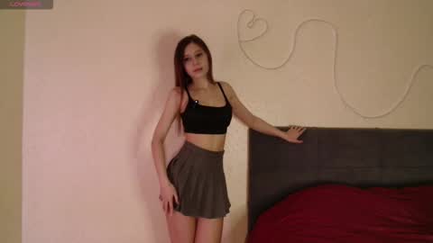 Eva Vuv online show from 2, 12, 2025