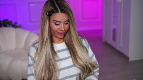 Snapshot of evazane chatting on 27, 10, 2025 Eva online show from 27, 10, 2025