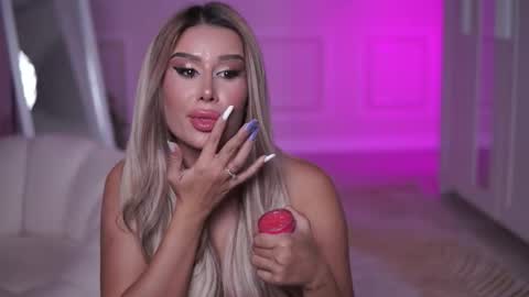 Snapshot of evazane chatting on 18, 11, 2025 Eva online show from 18, 11, 2025