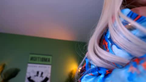 Snapshot of evazane chatting on 25, 4, 2026 Eva online show from 25, 4, 2026
