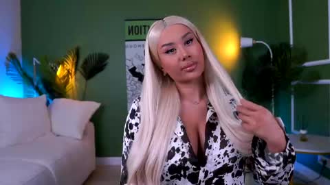Snapshot of evazane chatting on 14, 5, 2026 Eva online show from 14, 5, 2026