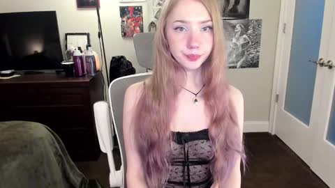 Snapshot of eve003300 chatting on 24, 2, 2025 Goddess Eve online show from 24, 2, 2025