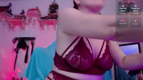 Eve Blue  friends. IG eve blue77 TW EveBlue 1 OF eveblue7 online show from 24, 11, 2025