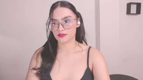 Snapshot of eve_rox18 chatting on 5, 4, 2026 Eve Rox18 online show from 5, 4, 2026