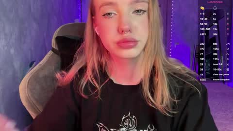 Snapshot of evedarkside chatting on 4, 4, 2026 evedarkside online show from 4, 4, 2026