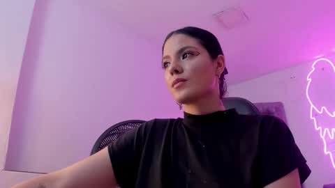 Snapshot of evelin__thompsson chatting on 20, 3, 2026 evelin__thompsson online show from 20, 3, 2026