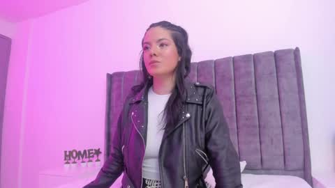 Snapshot of evelin__thompsson chatting on 9, 4, 2026 evelin__thompsson online show from 9, 4, 2026