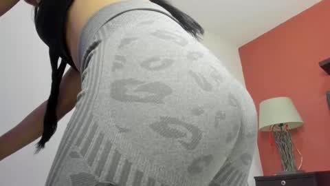 Snapshot of evelin_leroy chatting on 18, 2, 2026 BELLA online show from 18, 2, 2026