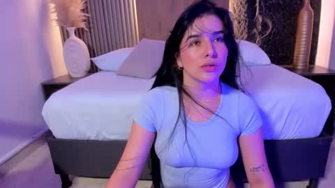 Snapshot of evelin_lopezz chatting on 29, 10, 2025 E V E L I N online show from 29, 10, 2025