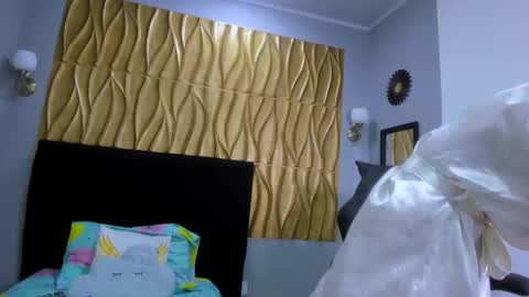 Snapshot of evelin_shy chatting on 28, 11, 2025 Evelin online show from 28, 11, 2025