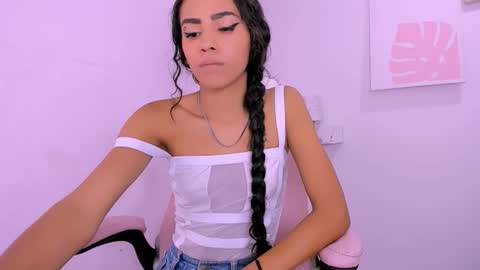 Snapshot of evelin_shy chatting on 10, 3, 2026 Evelin online show from 10, 3, 2026