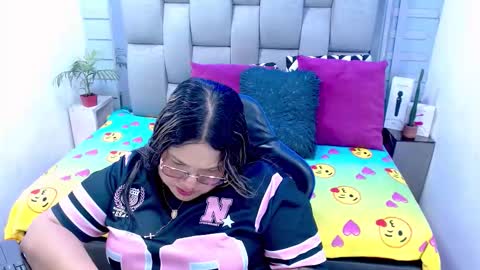 Snapshot of evelin_zaens chatting on 4, 2, 2026 evelin zaens online show from 4, 2, 2026