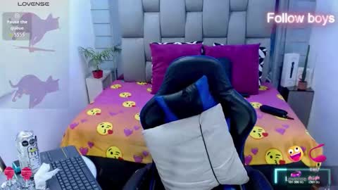 Snapshot of evelin_zaens chatting on 17, 2, 2026 evelin zaens online show from 17, 2, 2026