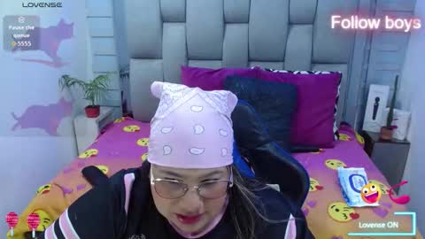 Snapshot of evelin_zaens chatting on 19, 2, 2026 evelin zaens online show from 19, 2, 2026