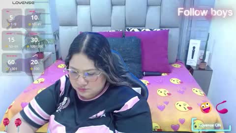 Snapshot of evelin_zaens chatting on 26, 2, 2026 evelin zaens online show from 26, 2, 2026