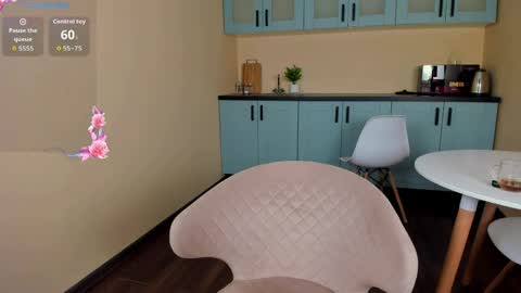 Evelina  online show from 13, 4, 2026