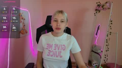 Snapshot of evelinalu chatting on 2, 6, 2026 Evelina online show from 2, 6, 2026