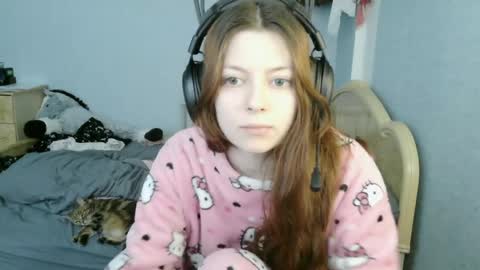 Snapshot of evelinamercer chatting on 6, 6, 2026 Alice 3 online show from 6, 6, 2026