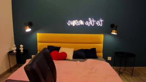 Snapshot of evelineamore chatting on 28, 4, 2026 Eveline online show from 28, 4, 2026