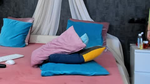 Snapshot of evellynereys chatting on 9, 1, 2025 evellynereys online show from 9, 1, 2025