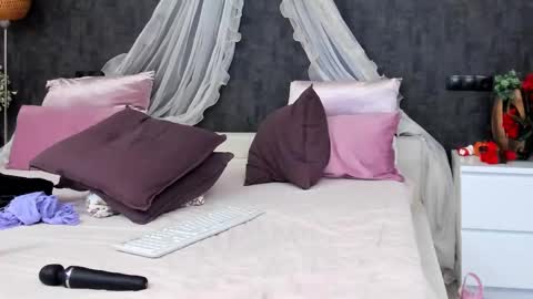 Snapshot of evellynereys chatting on 28, 2, 2025 evellynereys online show from 28, 2, 2025