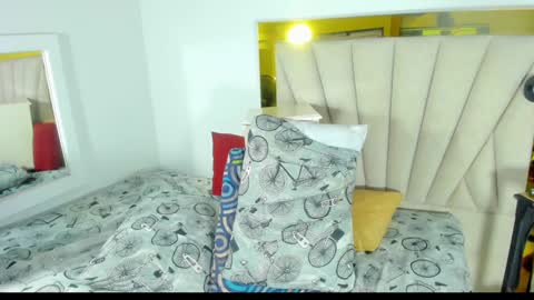 DAYANITA online show from 25, 1, 2025