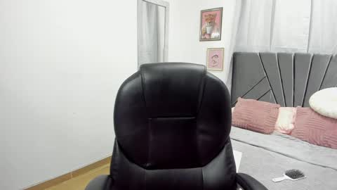 Evelyn online show from 31, 1, 2025