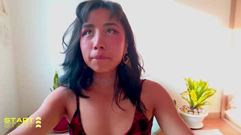 Snapshot of evelyn_chelle chatting on 16, 1, 2025 Im Eve or Chelle Next Stream 191224 online show from 16, 1, 2025