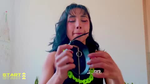 Snapshot of evelyn_chelle chatting on 18, 1, 2025 Im Eve or Chelle Next Stream 191224 online show from 18, 1, 2025