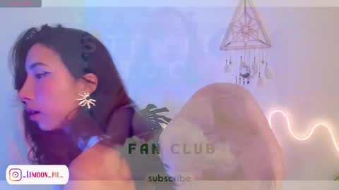 Snapshot of evelyn_chelle chatting on 18, 10, 2025 Im Eve or Chelle Next Stream 191224 online show from 18, 10, 2025