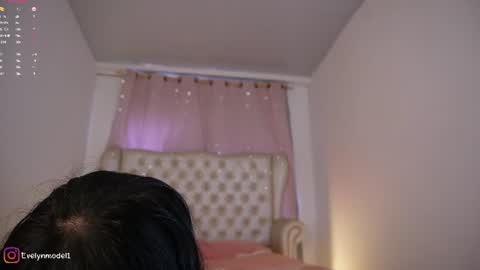 Snapshot of evelyn_evelyn chatting on 18, 7, 2026 evelyn evelyn online show from 18, 7, 2026