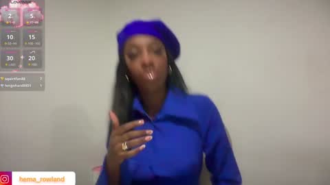 E V E L Y N  online show from 6, 2, 2025