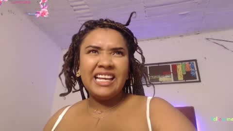 Evelyn Sandoval online show from 6, 1, 2025