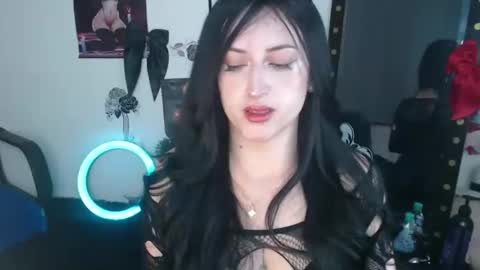 Snapshot of evelyn_sheeran chatting on 18, 3, 2026 Julieta online show from 18, 3, 2026