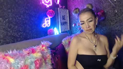 EvelynaGrey online show from 18, 1, 2025