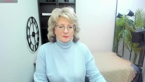 Snapshot of evelynblissful chatting on 4, 5, 2026 Evelyn online show from 4, 5, 2026