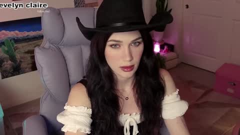 Snapshot of evelynclaire chatting on 21, 3, 2026 Evelyn Claire online show from 21, 3, 2026