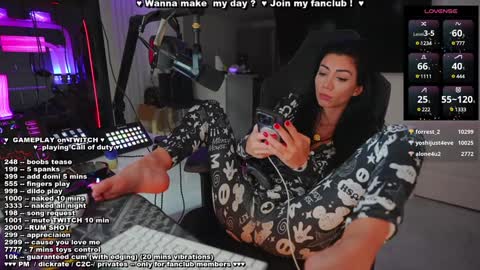 Evelyne online show from 20, 12, 2024