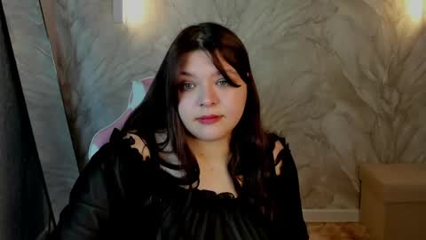 Evelyne Loo online show from 3, 5, 2026