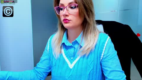 Snapshot of evelyne_rose chatting on 27, 1, 2025 evelyne_rose online show from 27, 1, 2025