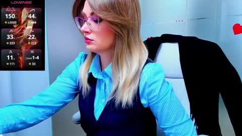 Snapshot of evelyne_rose chatting on 30, 1, 2025 evelyne_rose online show from 30, 1, 2025