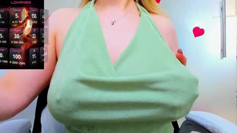 Snapshot of evelyne_rose chatting on 24, 2, 2025 evelyne_rose online show from 24, 2, 2025