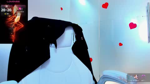 Snapshot of evelyne_rose chatting on 10, 3, 2025 evelyne_rose online show from 10, 3, 2025